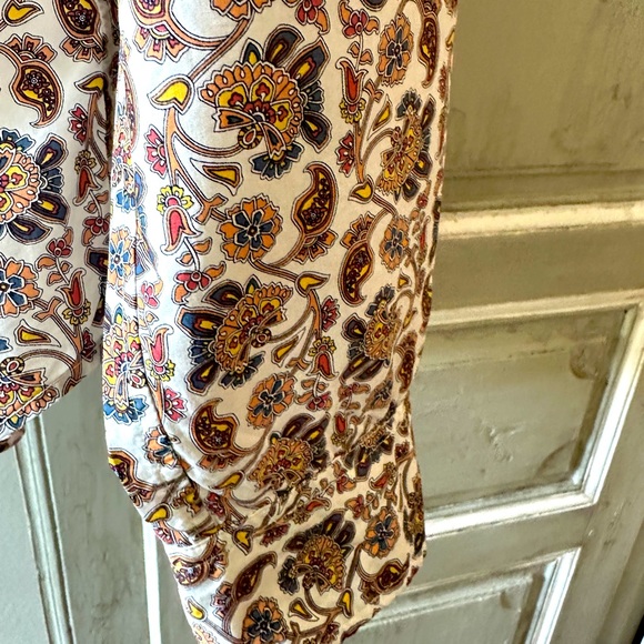 Boden Cotton Shirt Gently Used
Ivory, Block Paisley - Picture 3 of 4